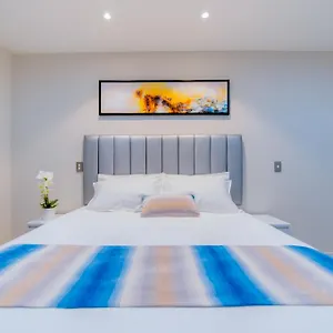 Hotel Alpine, Christchurch